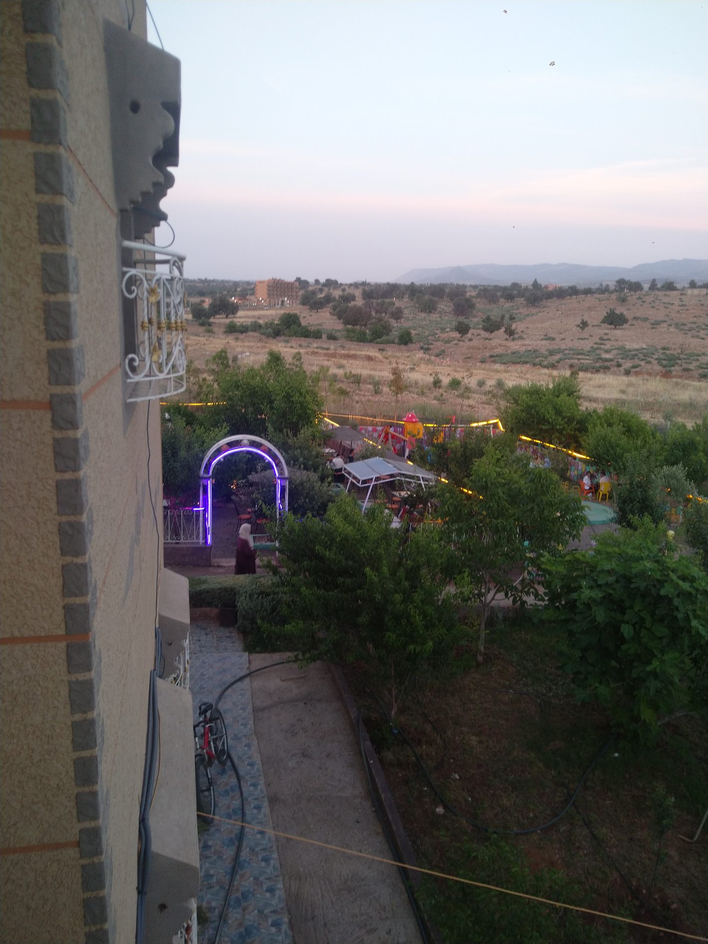 الحديقة والطبيعة - فضاء الديناصور أزيلال